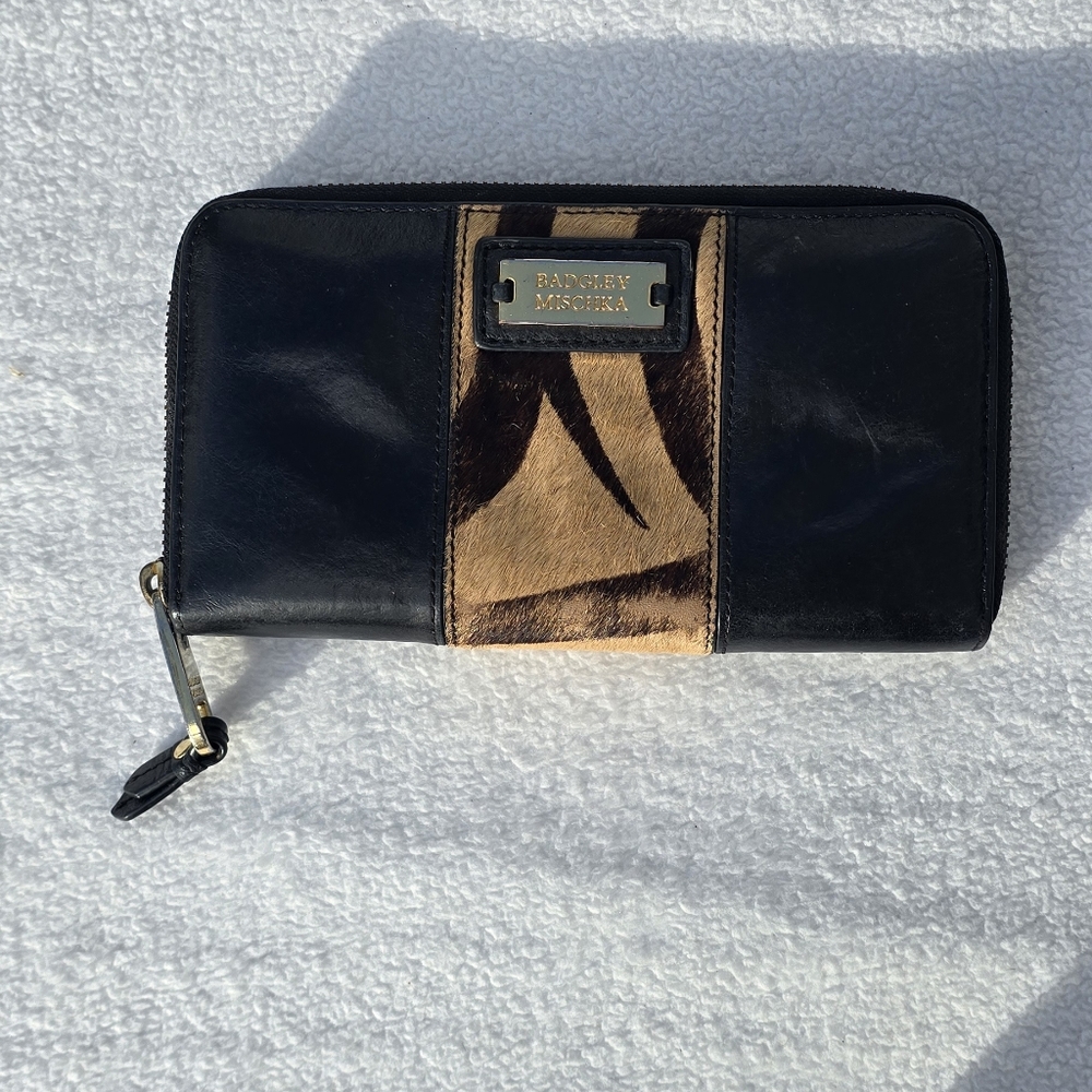 Badgley Mischka genuine leather wallet/clutch - Picture 4 of 6